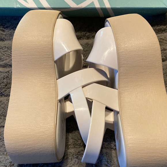 Vivienne Westwood White with Tan Platform Sandals - Picture 11 of 14